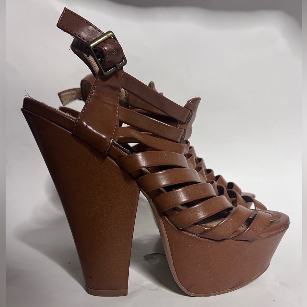 Steve Madden Strappy Chunky Camel Colored Heels